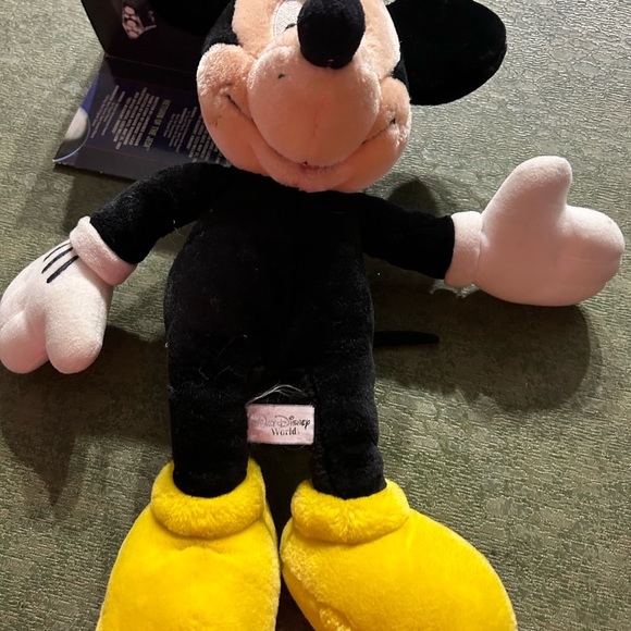 Mickey Mouse - Picture 8 of 11